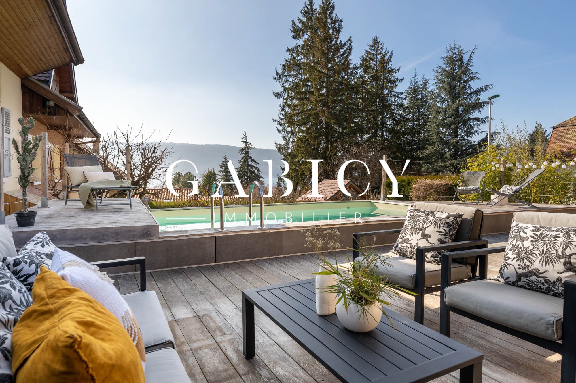 MAISON DE VILLAGE AVEC PISCINE - VEYRIER-DU-LAC (74)